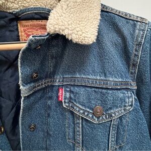 Denim Levi’s jacket Sherpa collar